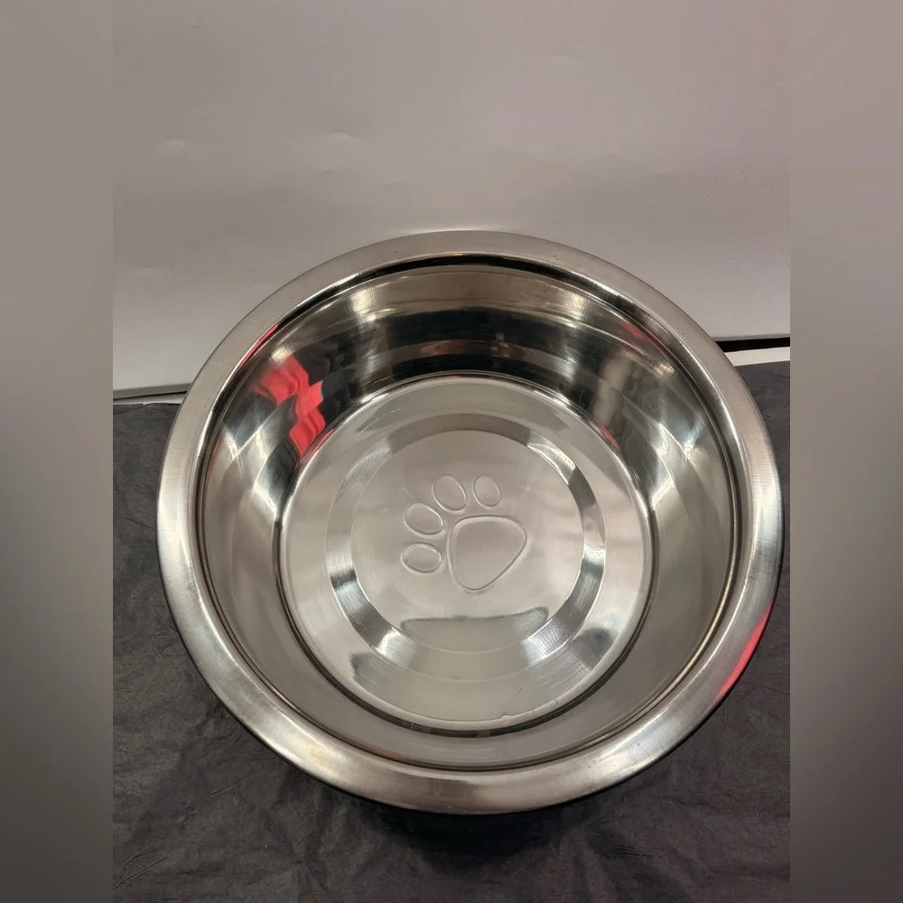 EUC Top Paw 4.31 Qt Stainless Steel Dog Bowl